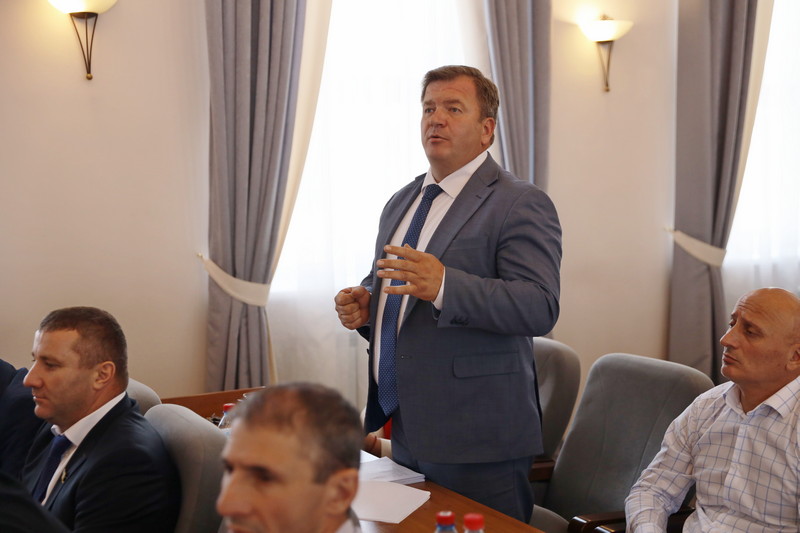 lsaa0wl_. Алан Гаглоев принял участие в работе сессии Парламента Республики Южная Осетия