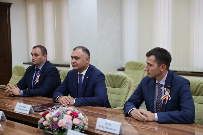 g268q5mj. Встреча с делегацией Карачаево-Черкесской Республики