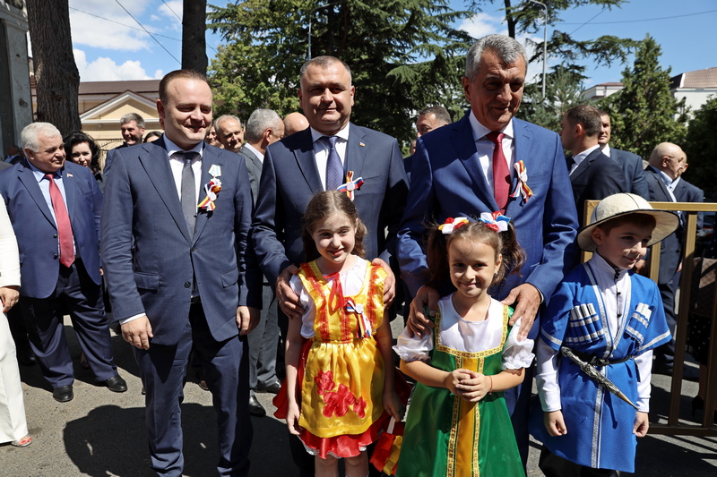 pl5hsiqp. 15-я годовщина международного признания независимости Республики Южная Осетия