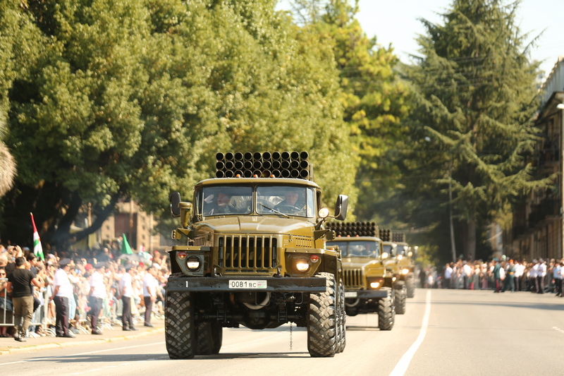 0px_u5wv. Военный парад в честь 30-летия со Дня Победы и Независимости Республики Абхазия