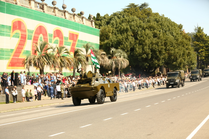 22jfkeh. Военный парад в честь 30-летия со Дня Победы и Независимости Республики Абхазия