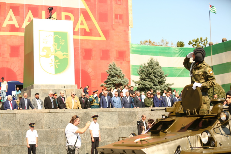 2vijpmn6. Военный парад в честь 30-летия со Дня Победы и Независимости Республики Абхазия