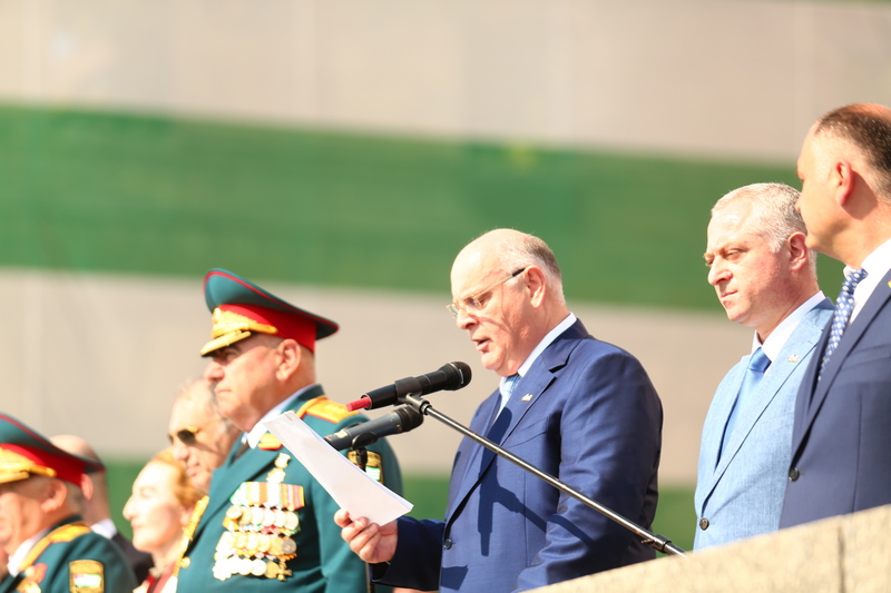 5_e762n. Военный парад в честь 30-летия со Дня Победы и Независимости Республики Абхазия