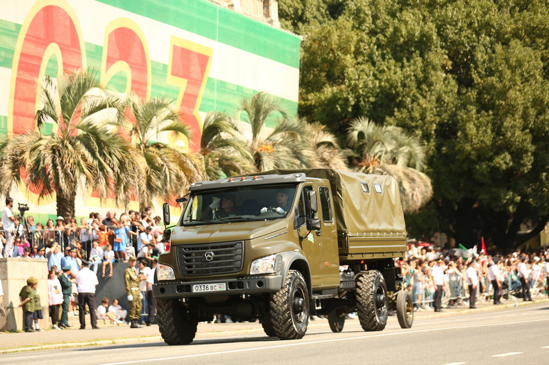 ah48_sor. Военный парад в честь 30-летия со Дня Победы и Независимости Республики Абхазия