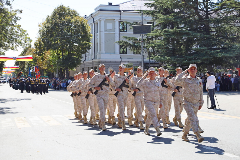 evtrbo6o. Военный парад в честь празднования 33-й годовщины Республики Южная Осетия