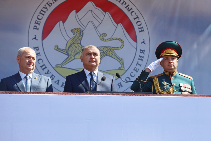 fd520iq. Военный парад в честь празднования 33-й годовщины Республики Южная Осетия