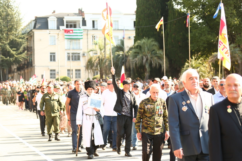 hmmy094a. Военный парад в честь 30-летия со Дня Победы и Независимости Республики Абхазия