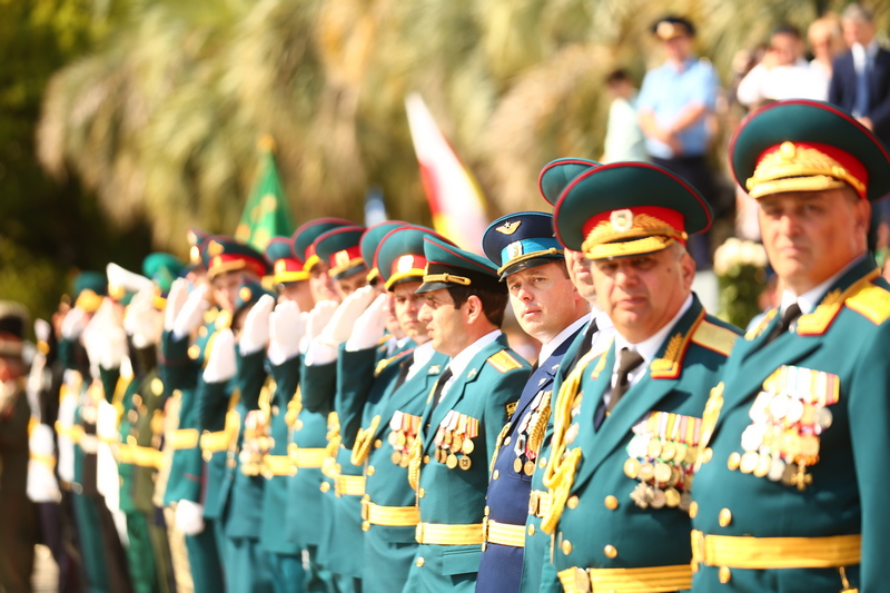 i54hjc9a. Военный парад в честь 30-летия со Дня Победы и Независимости Республики Абхазия
