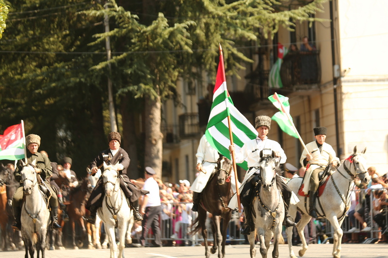 i8akhlvq. Военный парад в честь 30-летия со Дня Победы и Независимости Республики Абхазия