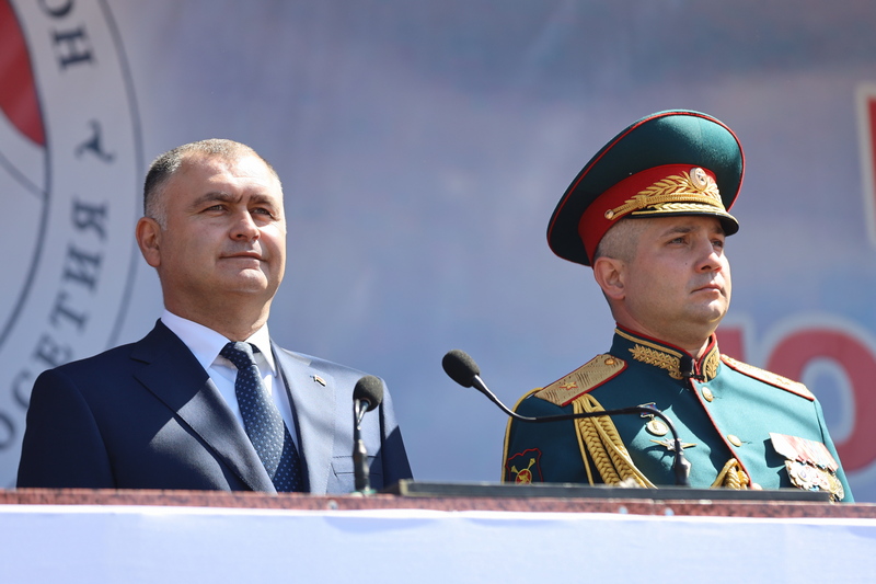 jarfse_d. Военный парад в честь празднования 33-й годовщины Республики Южная Осетия