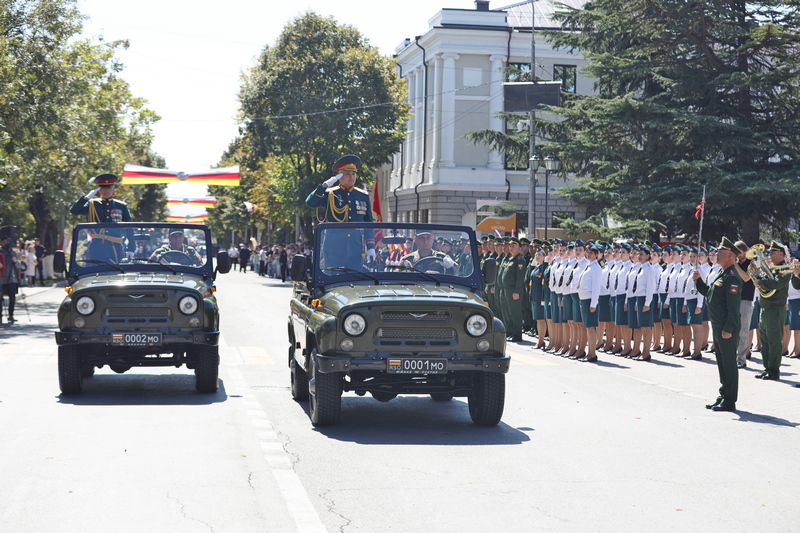q3byx3z. Военный парад в честь празднования 33-й годовщины Республики Южная Осетия