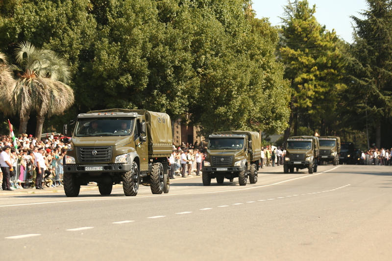 vei4bs6g. Военный парад в честь 30-летия со Дня Победы и Независимости Республики Абхазия