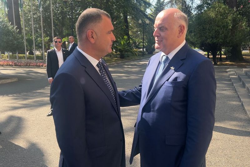 z2w8iq_. Встреча с Президентом Республики Абхазия Асланом Бжания