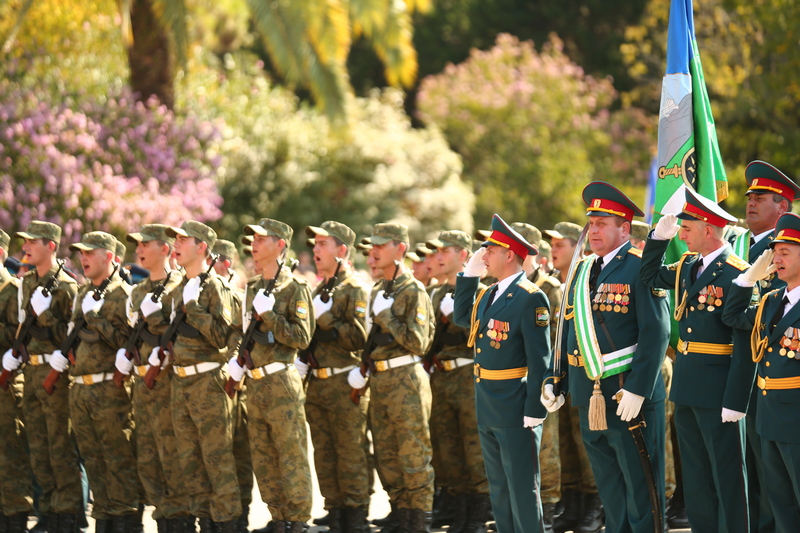 zq8m626e. Военный парад в честь 30-летия со Дня Победы и Независимости Республики Абхазия