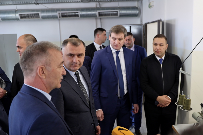 r47_ox2a. Алан Гаглоев посетил швейную фабрику БТК-4