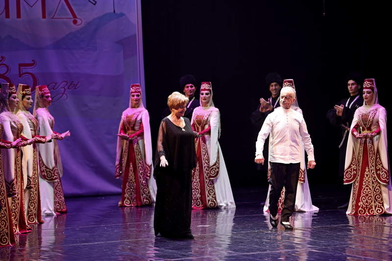 ujqrff6a. Алан Гаглоев посетил юбилейный концерт Государственного ансамбля песни и танца «Симд»