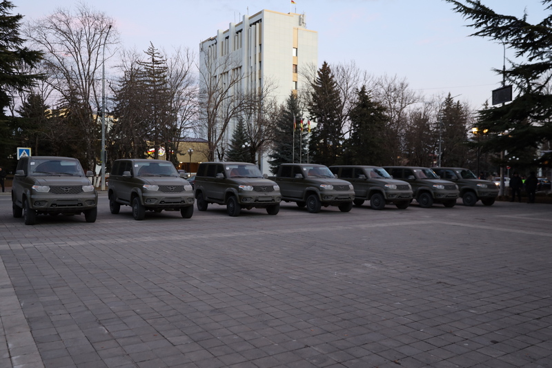 g2vb51y. Южная Осетия получила от Чеченской Республики автомобили и финансовую помощь
