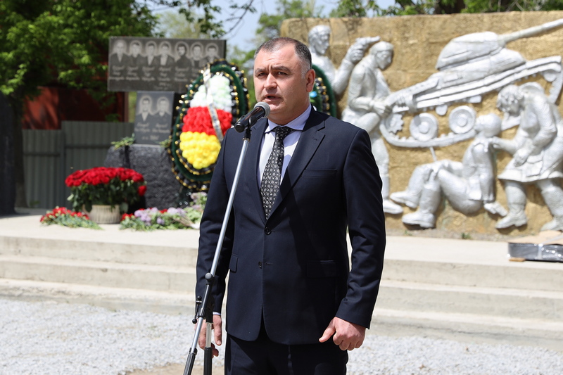 Алан Гаглоев почтил память жертв Цинагарской трагедии