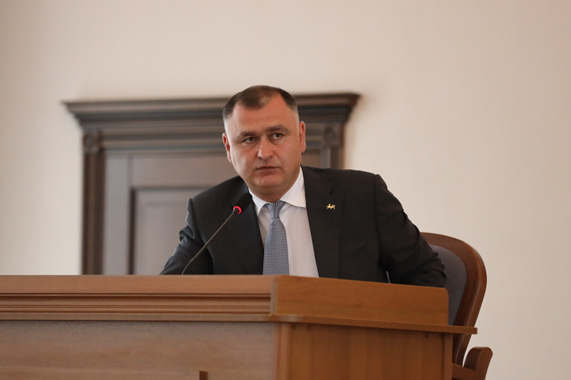Алан Гаглоев: «Исполнительная власть готова к открытой работе с депутатским корпусом»