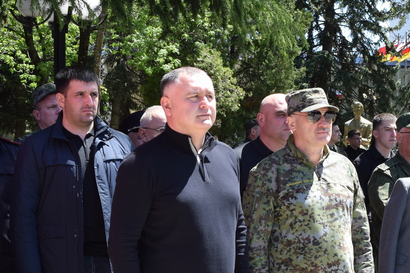 Алан Гаглоев посетил генеральную репетицию военного парада ко Дню Победы