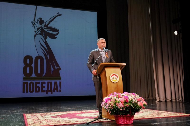 Алан Гаглоев принял участие в презентации монет, посвященных Героям Советского Союза