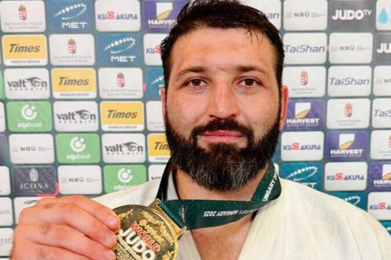 Алан Гаглоев поздравил Инала Тасоева с победой на чемпионате мира по дзюдо