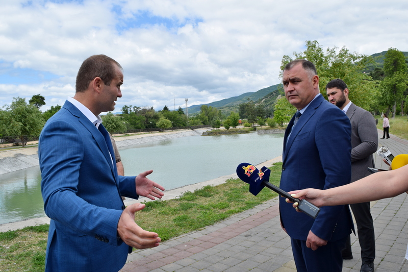 Алан Гаглоев проинспектировал парк им. Валерия Хубулова в Цхинвале