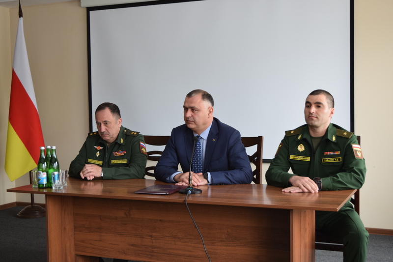 Алан Гаглоев представил нового Министра обороны Республики Южная Осетия