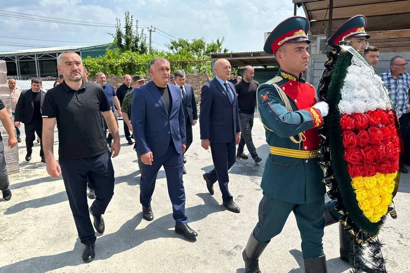 98krxv0f. Южная Осетия простилась с Маратом Губиевым