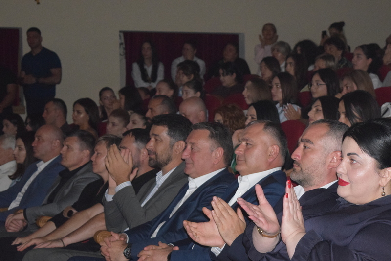 djn28sgf. Алан Гаглоев посетил концерт Государственного ансамбля песни и танца «Симд»