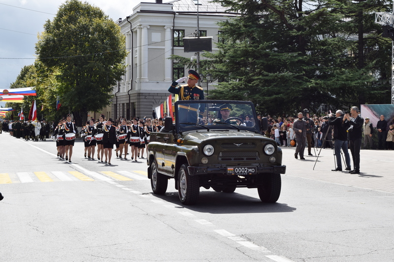 0urg9kq1. Военный парад в честь празднования 35-й годовщины Республики Южная Осетия