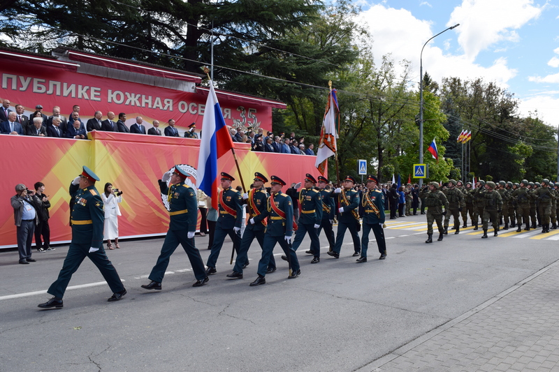 2tmf8nr1. Военный парад в честь празднования 35-й годовщины Республики Южная Осетия