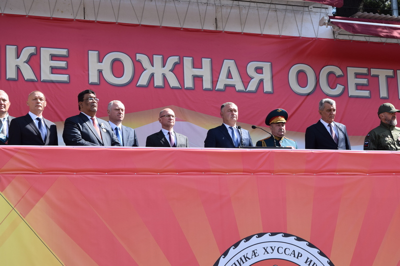 2ts9m9f3. Военный парад в честь празднования 35-й годовщины Республики Южная Осетия