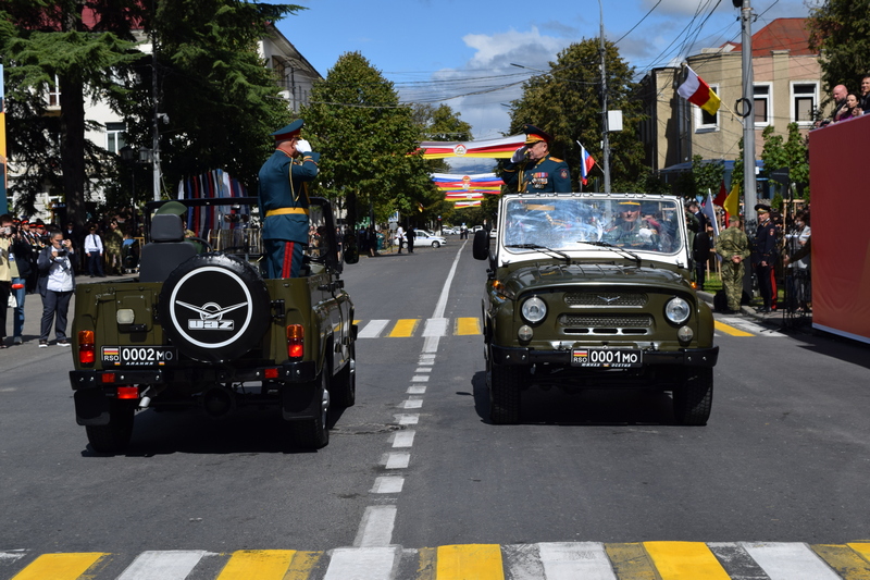 3haqhvg7. Военный парад в честь празднования 35-й годовщины Республики Южная Осетия