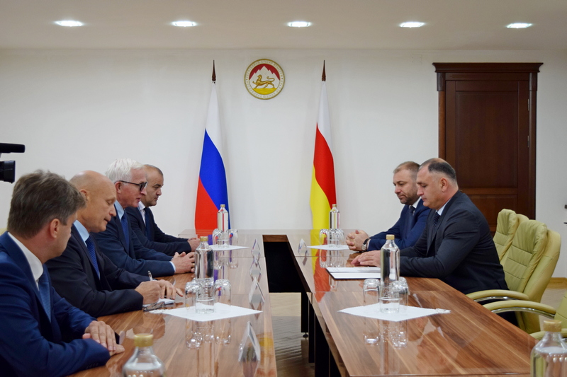 bcldgljp. Встреча с Президентом Российского союза промышленников и предпринимателей Александром Шохиным