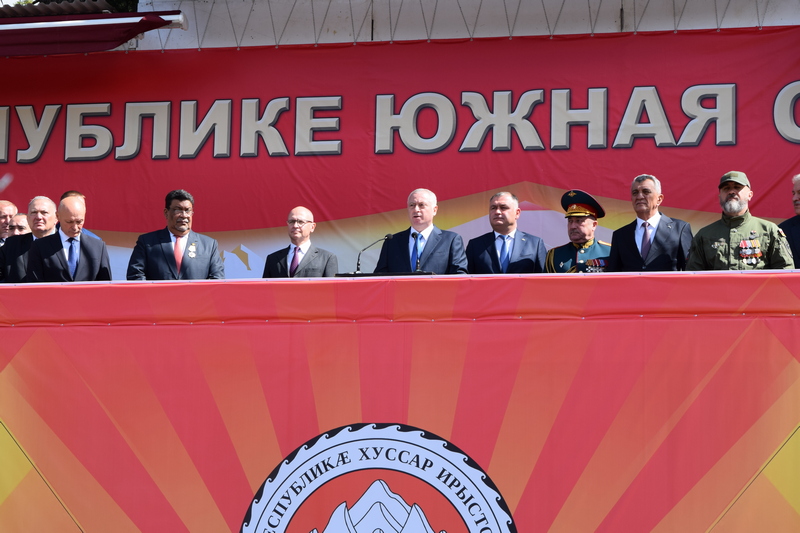 hrrhs6. Военный парад в честь празднования 35-й годовщины Республики Южная Осетия