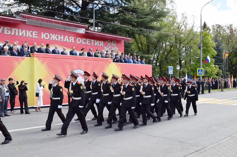 li5zze_9. Военный парад в честь празднования 35-й годовщины Республики Южная Осетия