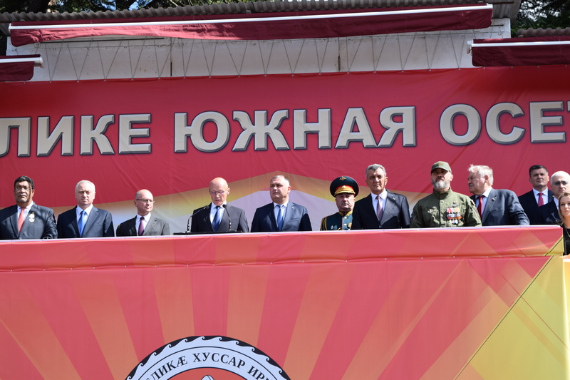 n94w2wy9. Военный парад в честь празднования 35-й годовщины Республики Южная Осетия