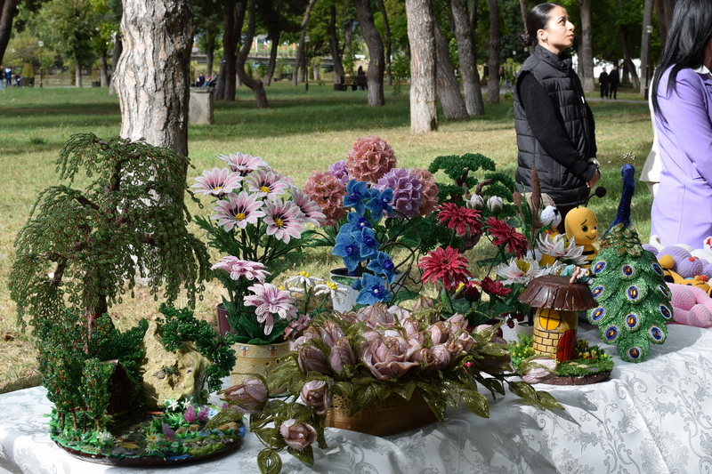 n_37xq8b. Алан Гаглоев посетил этнографический праздник «Осетинское подворье»