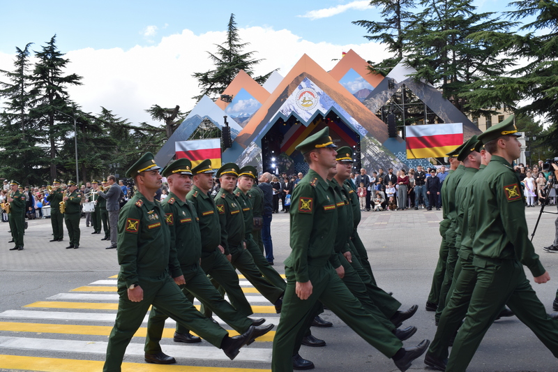 uatrqt7b. Военный парад в честь празднования 35-й годовщины Республики Южная Осетия