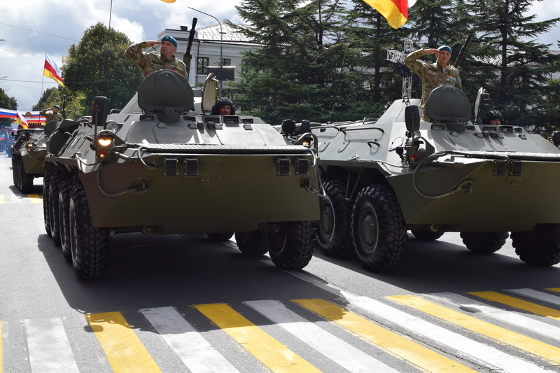 y09bjf5y. Военный парад в честь празднования 35-й годовщины Республики Южная Осетия