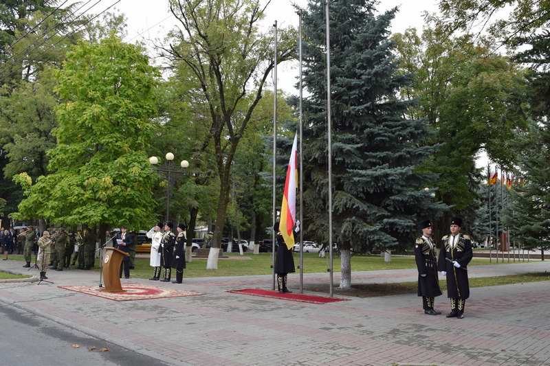 yipn1t68. Алан Гаглоев: «Бело-красно-желтый триколор – символ нашей независимости, нашей истории и нашего будущего»