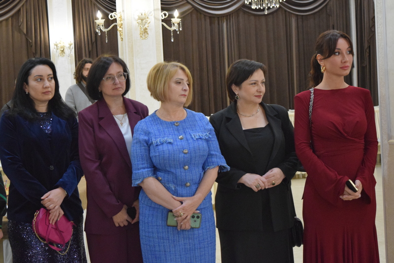 4otexq8b. Алан Гаглоев принял участие в торжественном приеме, посвященном Дню народного единства