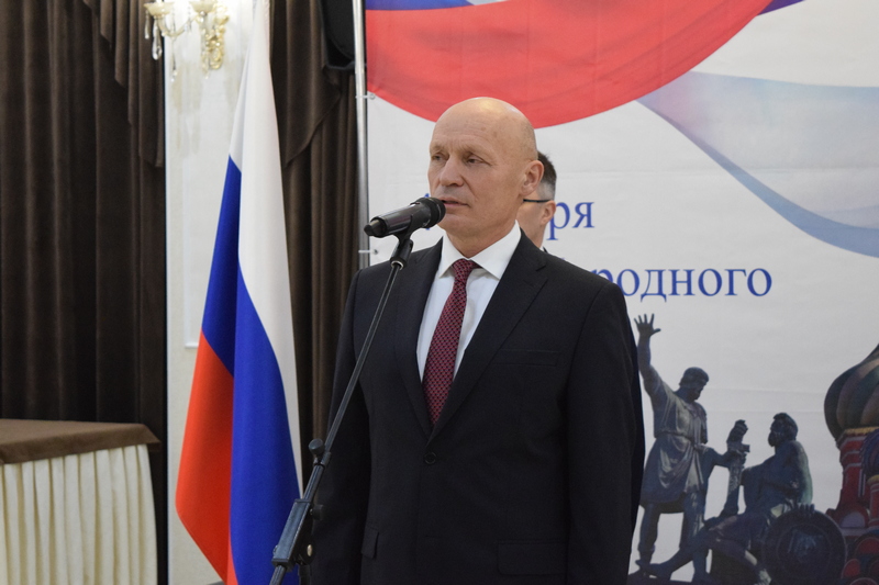 gbq0fuft. Алан Гаглоев принял участие в торжественном приеме, посвященном Дню народного единства