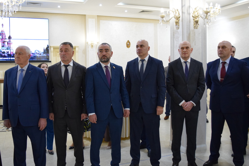 ip577czj. Алан Гаглоев принял участие в торжественном приеме, посвященном Дню народного единства