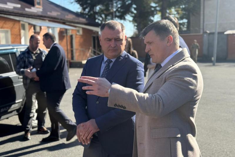 r2w0oed. Алан Гаглоев принял участие в торжественном мероприятии по случаю Дня народного единства