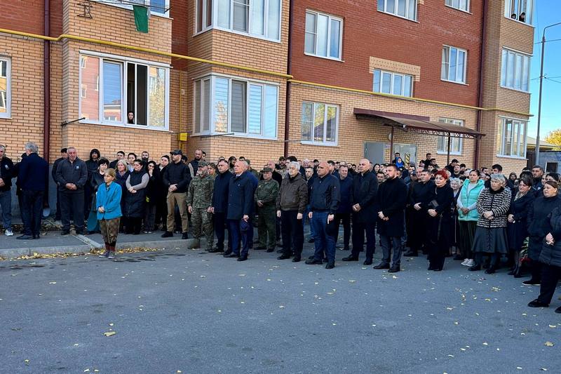 u32orqb. Южная Осетия простилась с Вадимом Габараевым