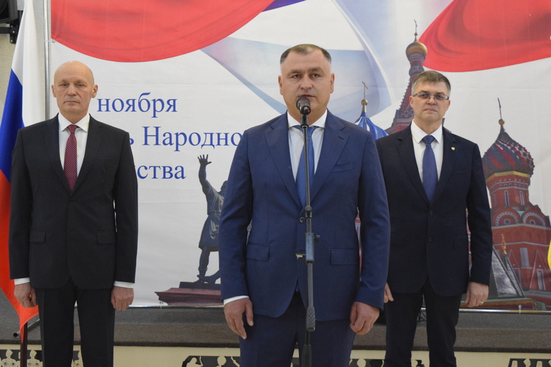 yg__2qoy. Алан Гаглоев принял участие в торжественном приеме, посвященном Дню народного единства