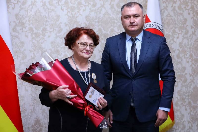 0qiamlj. Церемония вручения государственных наград