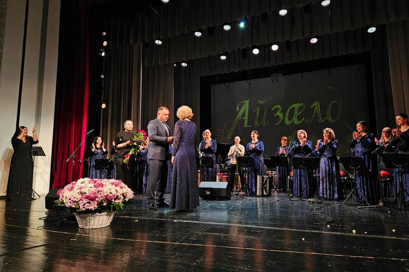 Алан Гаглоев посетил концерт Государственного оркестра народных инструментов «Айзалд»